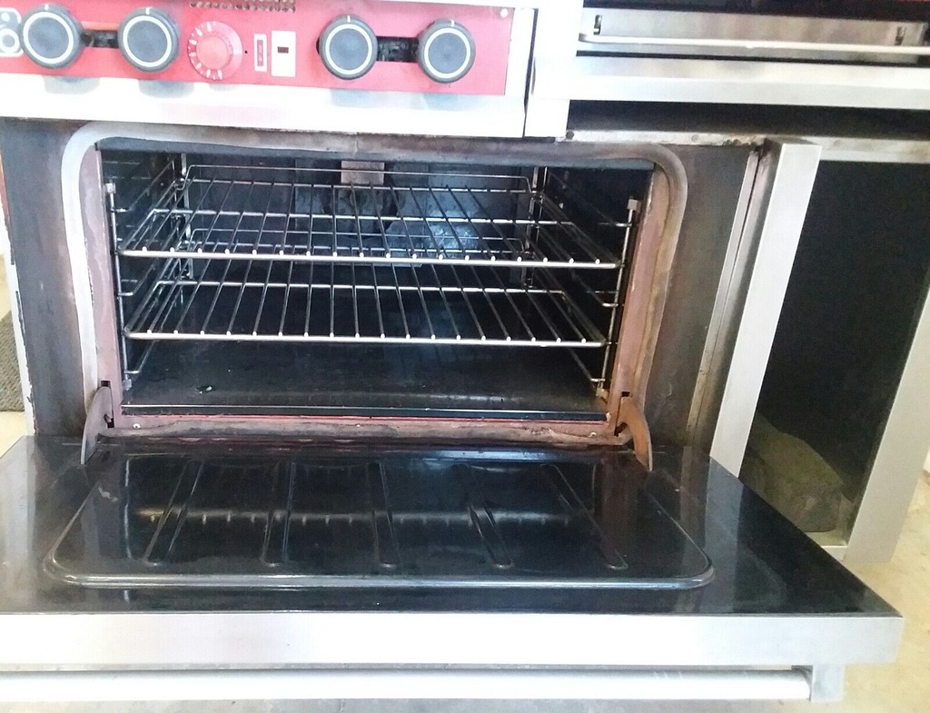 Used Vulcan Range with Convection Oven Model 148LC