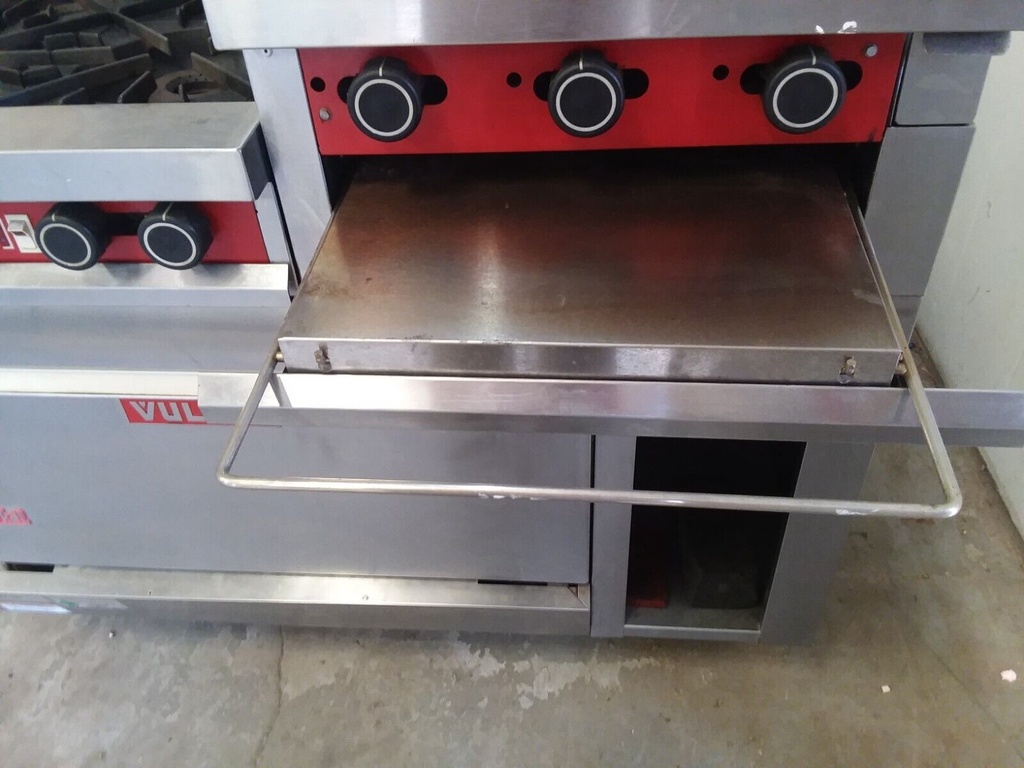 Used Vulcan Range with Convection Oven Model 148LC